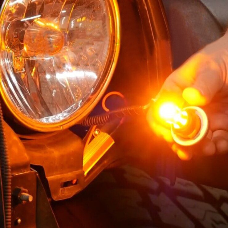 Jeep Wrangler (JK) 07-17 LED Front Turn Signal Upgrade | HR